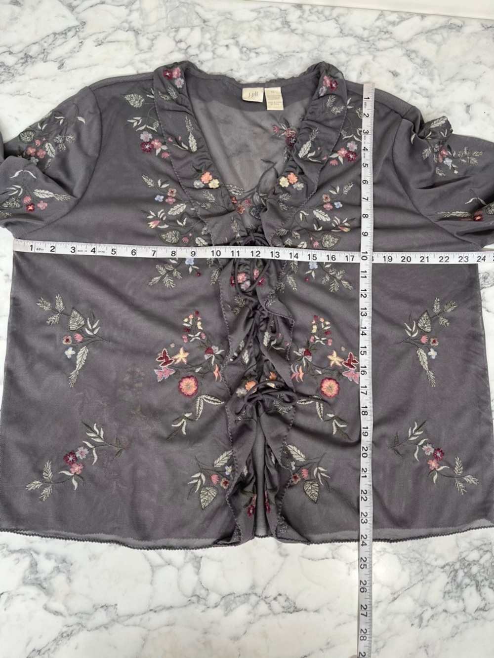Vintage Y2K J.Jill Gray Mesh Floral Embroidered Ruffle Tie Front Top Topper XL - Picture 8 of 10